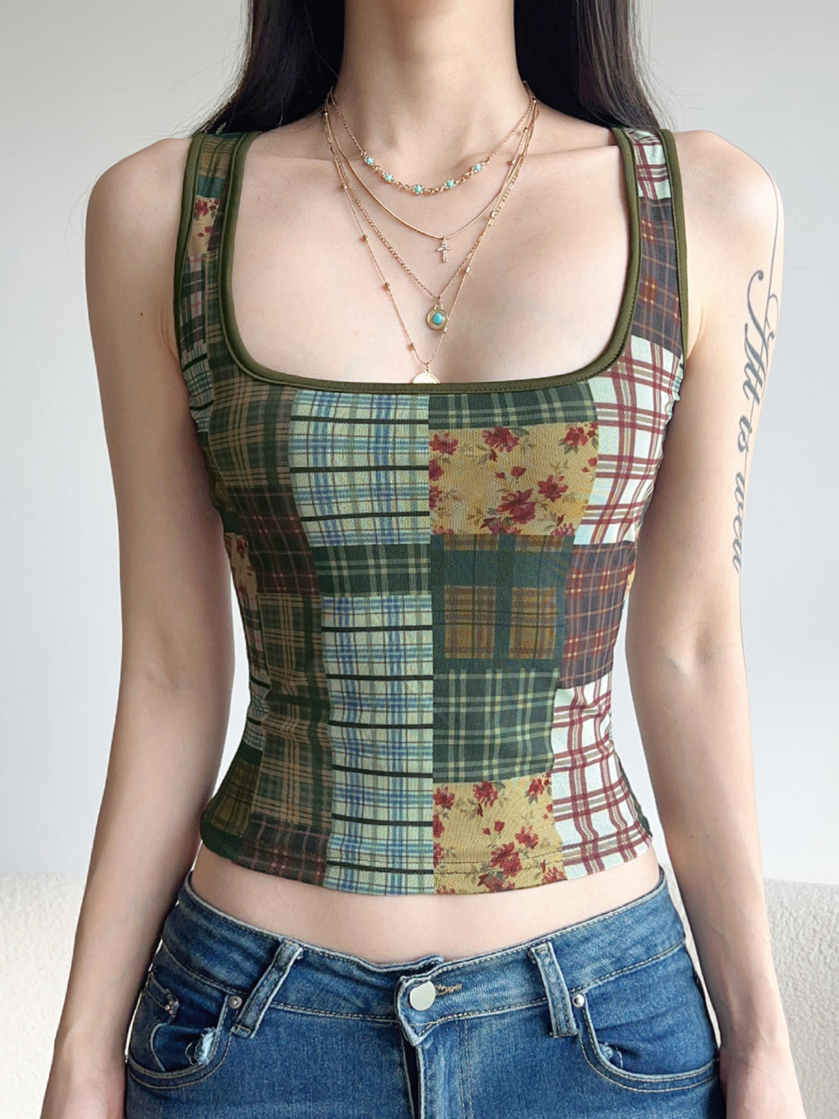 Checkered camisole top looks slim and thin